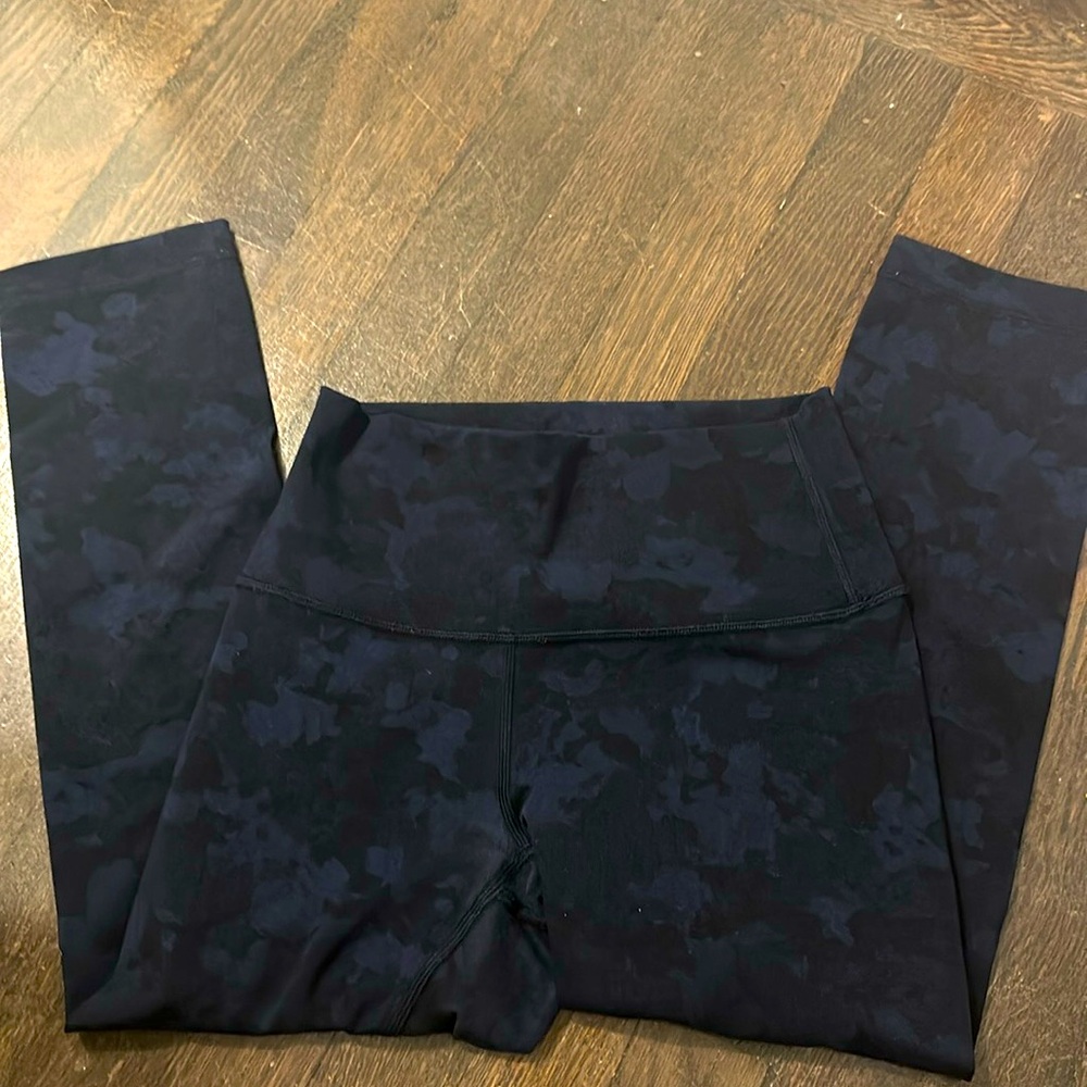 Lululemon Align Crop Pant - Navy blue camouflage design - size 4 $98
